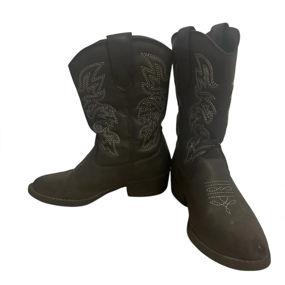 Deer stages Classic Black Cowboy Boots for kids Size 11